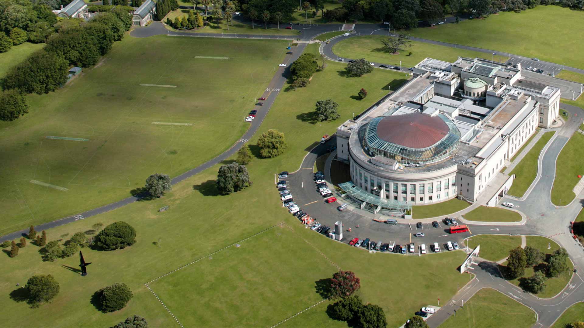Spend the whole day at Auckland Museum