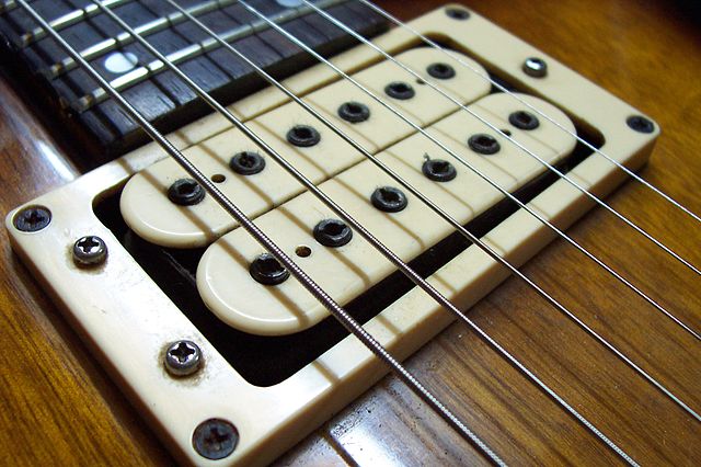 Humbucker-mikrofoni sähkökitarassa