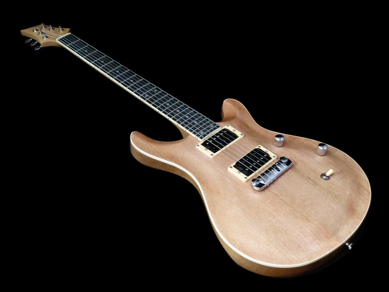 Valmis CST24-kitara