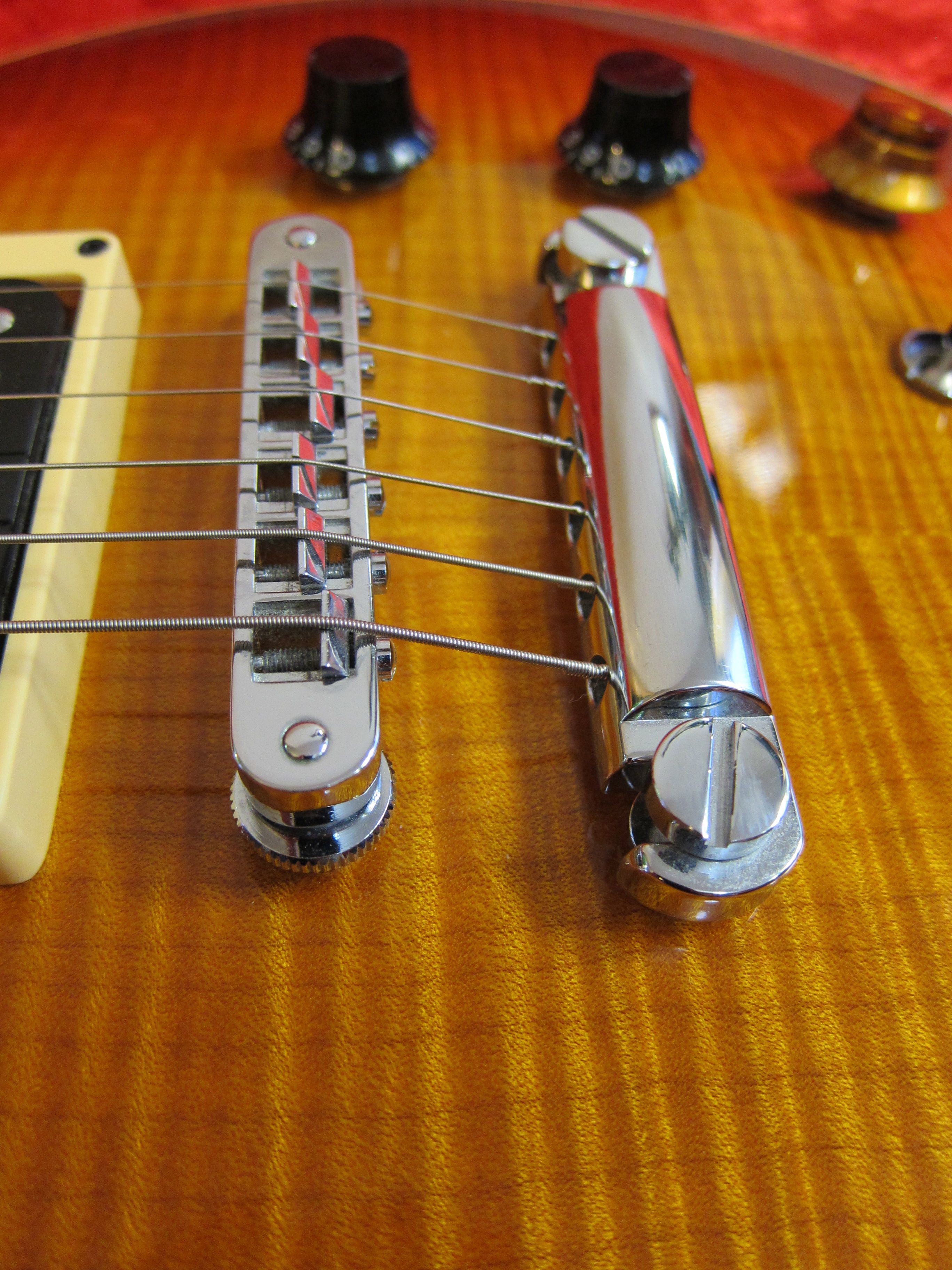 Nykyaikainen tapa kielittää Les Paul