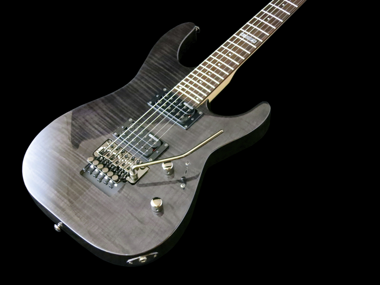 LTD M-100FM:n Floyd Rose Special -talla ja humbuckerit