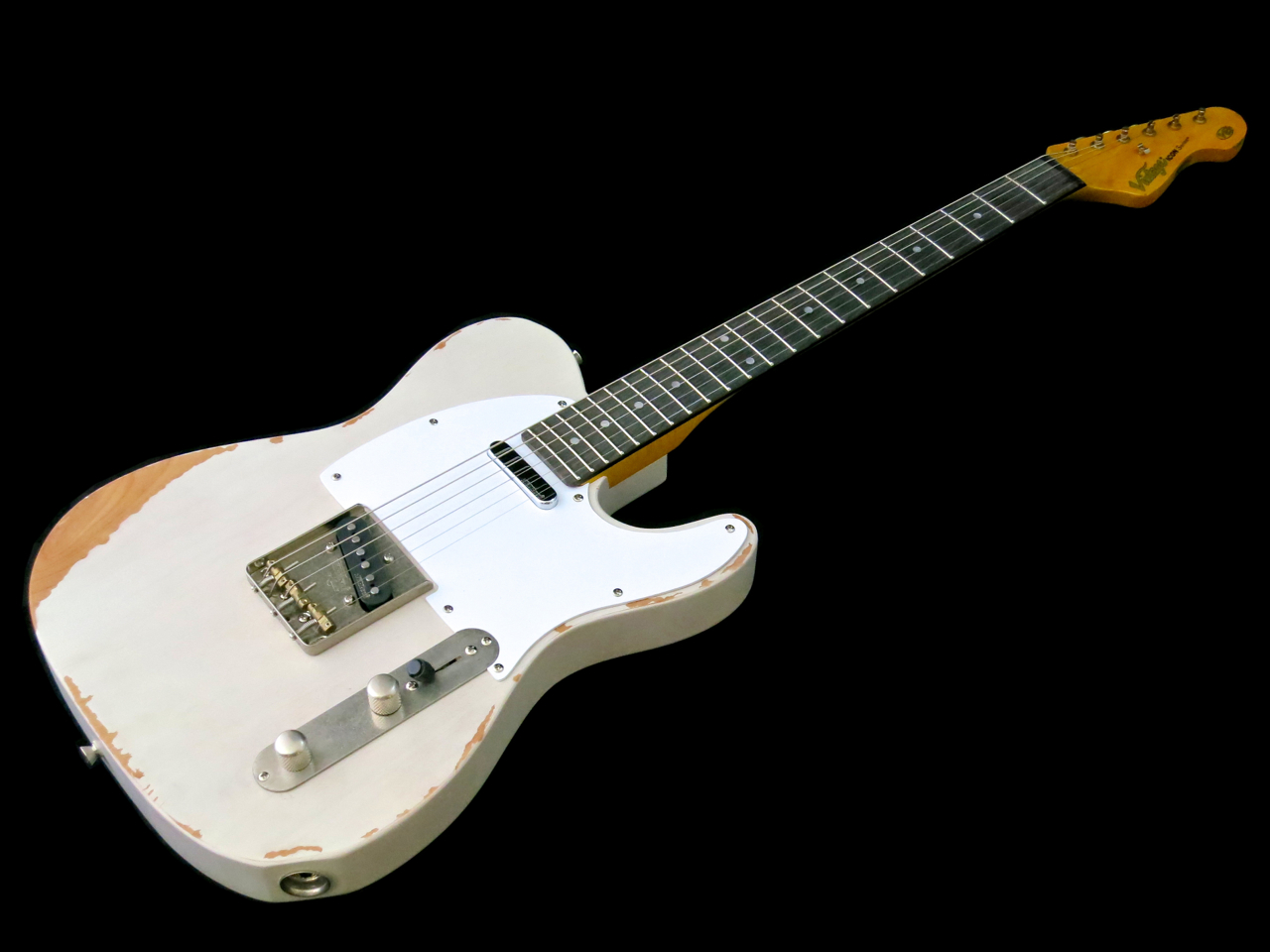 Vintage Icon V62MRAB:n Wilkinson-mikrofonit ja talla