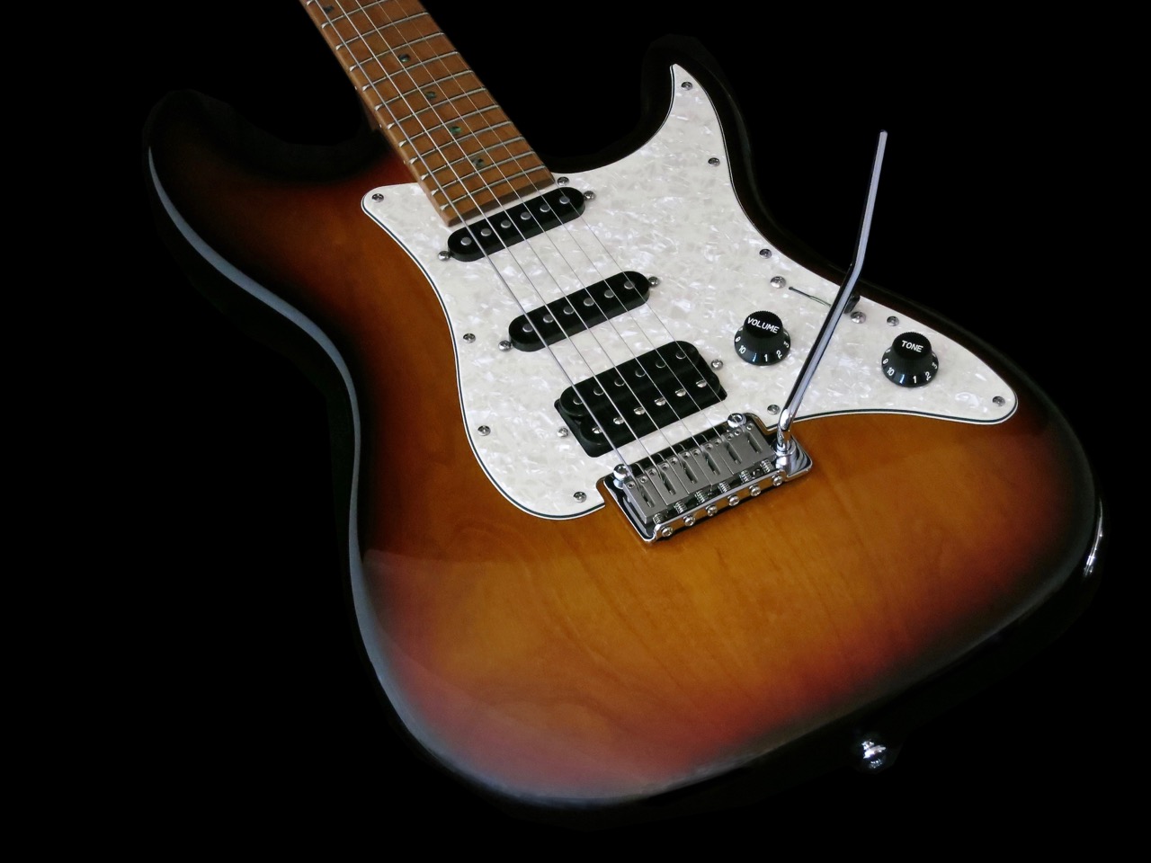 Sire Larry Carlton S7:n mikrofonit ja kelluva vibratalla