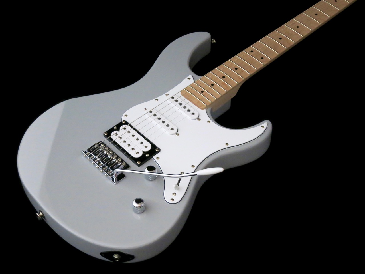 Yamaha Pacifica 112V:n lapa ja virittimet