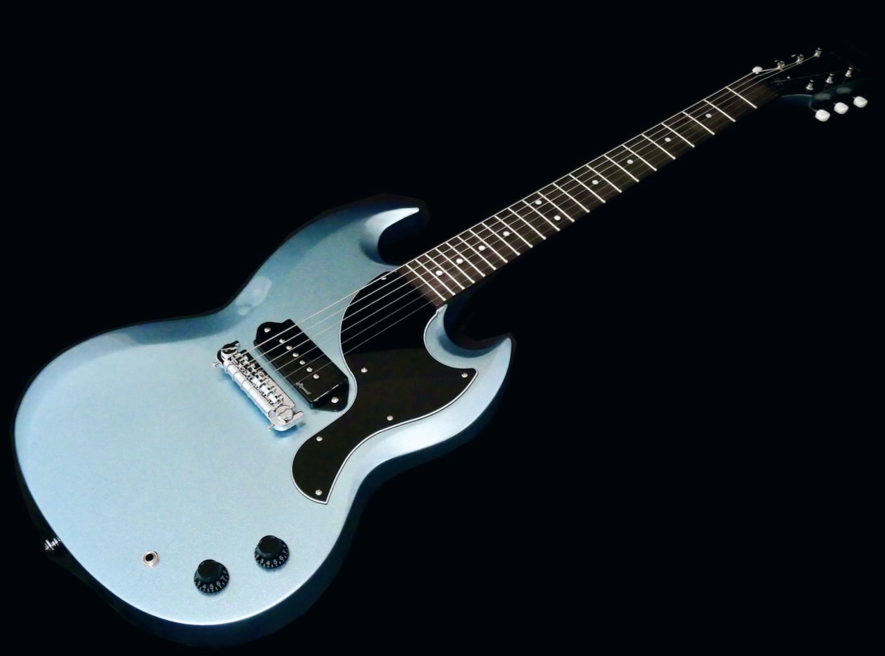 Harley Benton DC-60 Junior -sähkökitara Pelham Blue -värissä