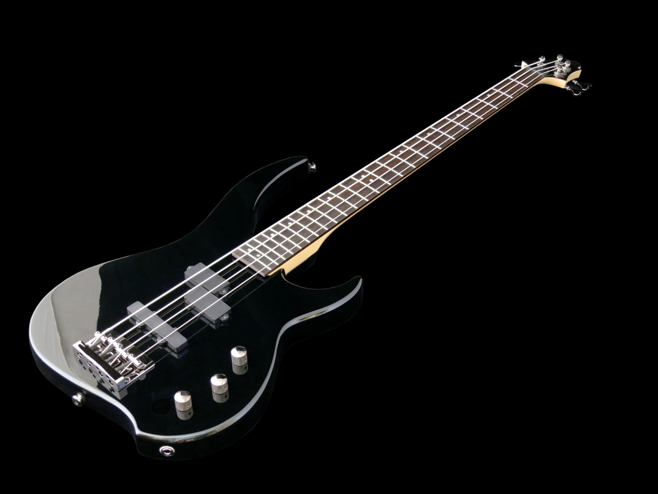Samick Greg Bennett Delta DB-104 -basso kokonaisuudessaan