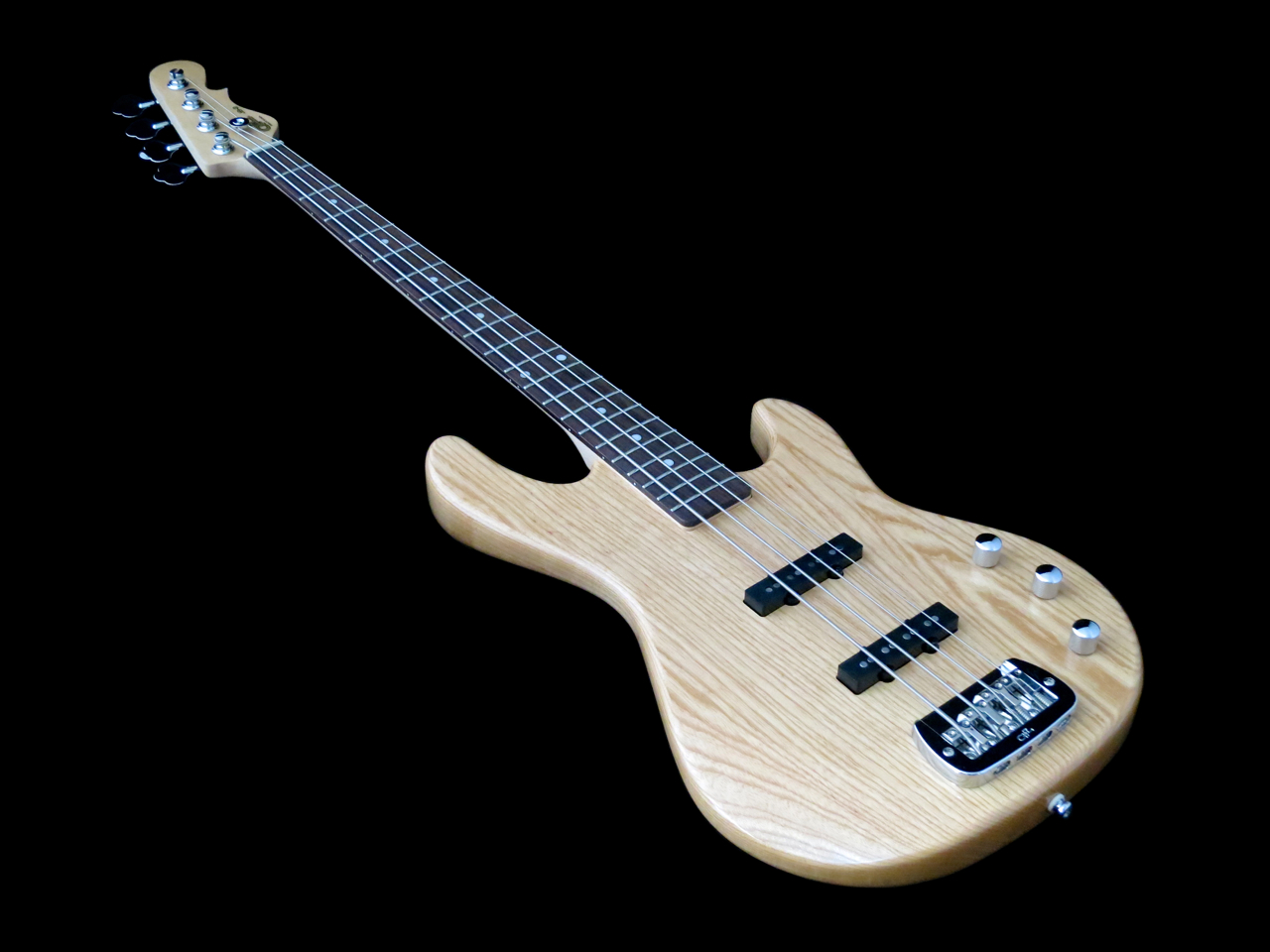 G&L JB-2 -basso kokonaisuudessaan