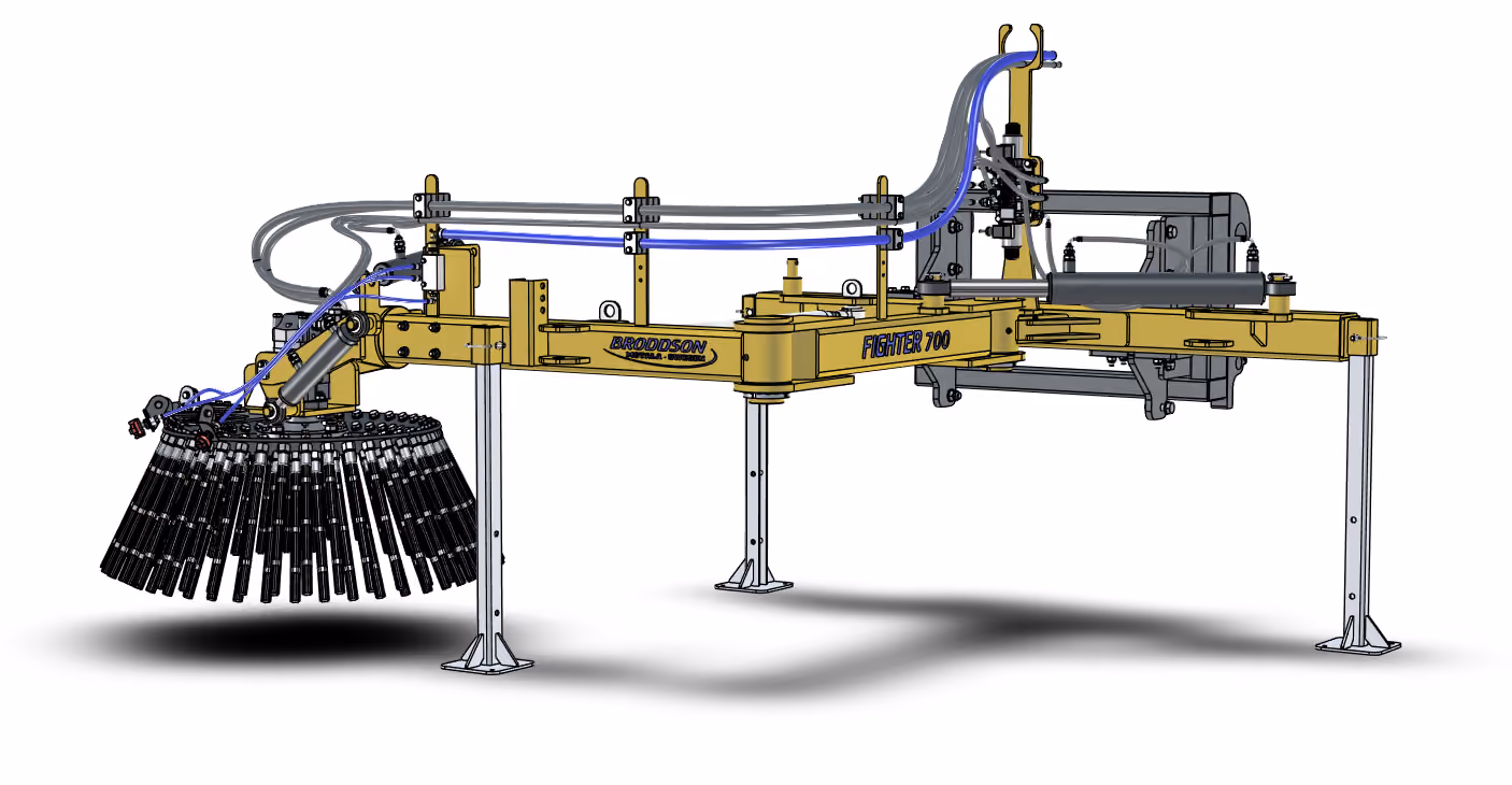 Ogräsborste Fighter 700 från Broddson konstruerad i IRONCAD: gul svetsad arm med roterande borste, hydraulcylinder, slangar och fäste för redskapsbärare
