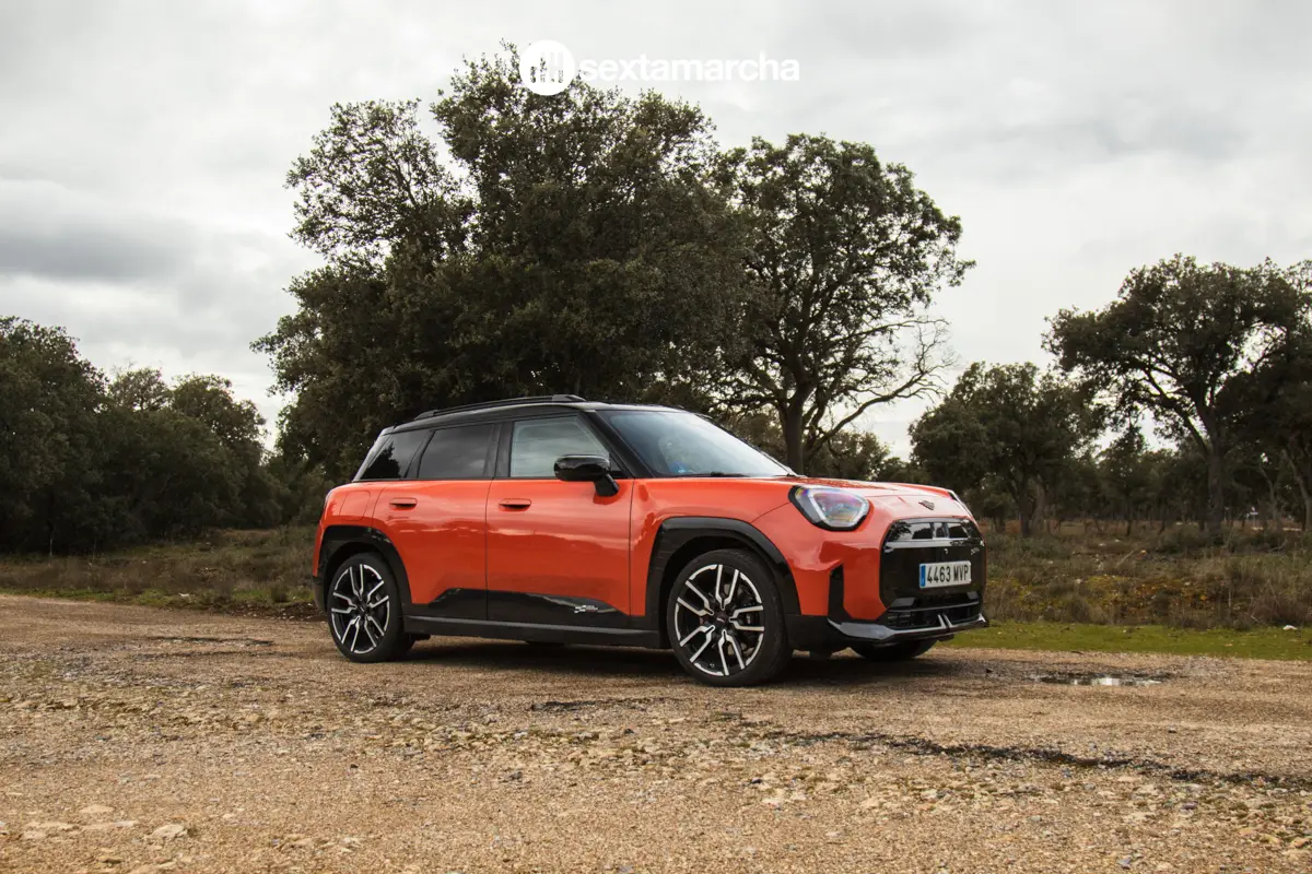 El nuevo Mini Aceman SE 2025 de perfil