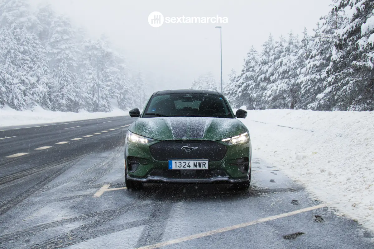 Ford Mustang Mach-E Rally en la nieve