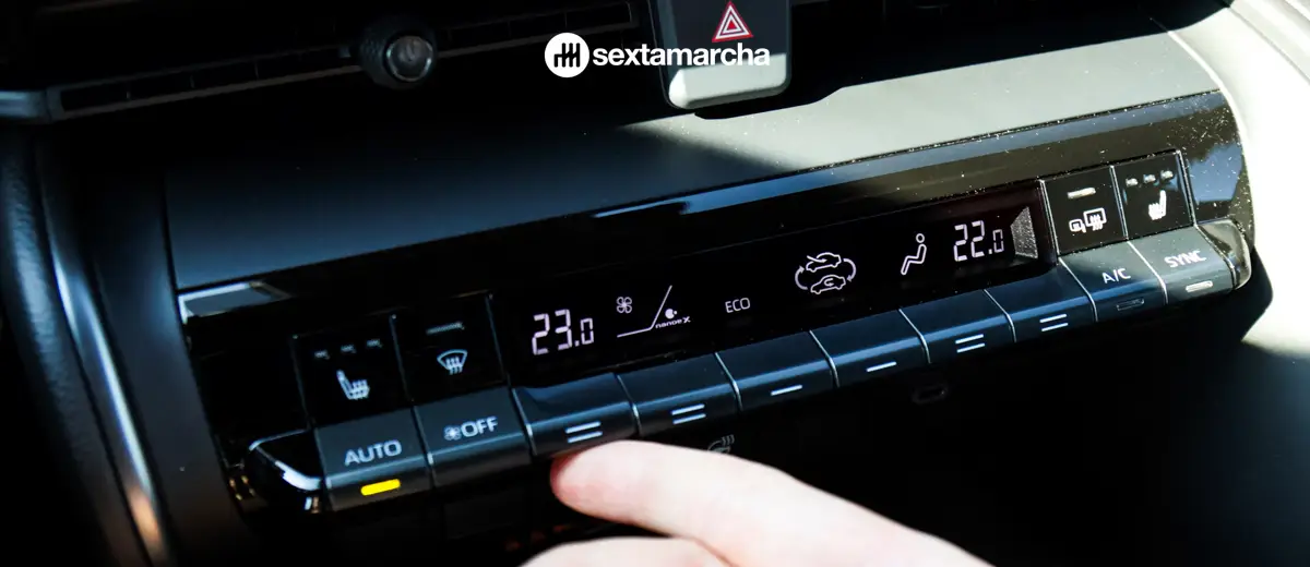 Mandos físicos del clima del Toyota C-HR