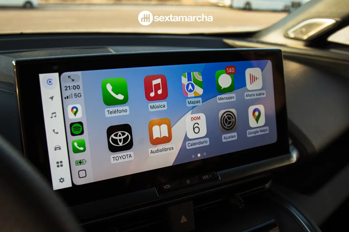 Pantalla infotainment Toyota C-HR