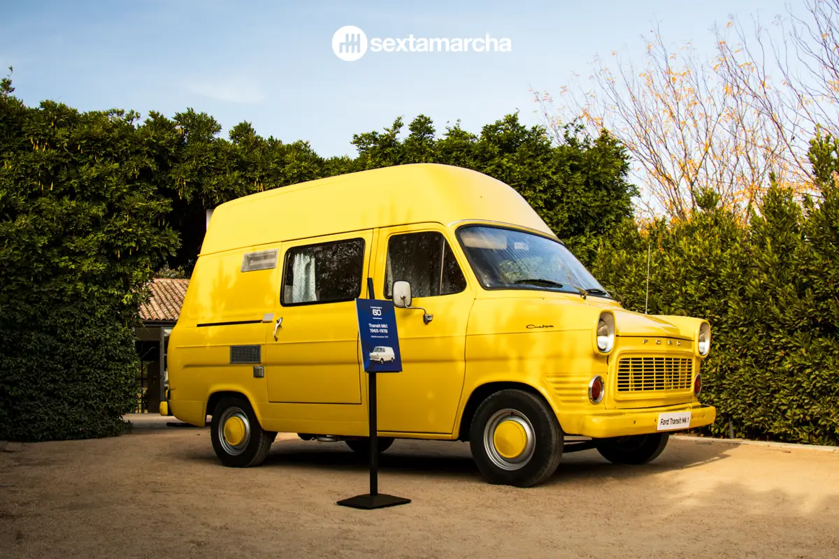 Ford Transit Mk1 amarilla