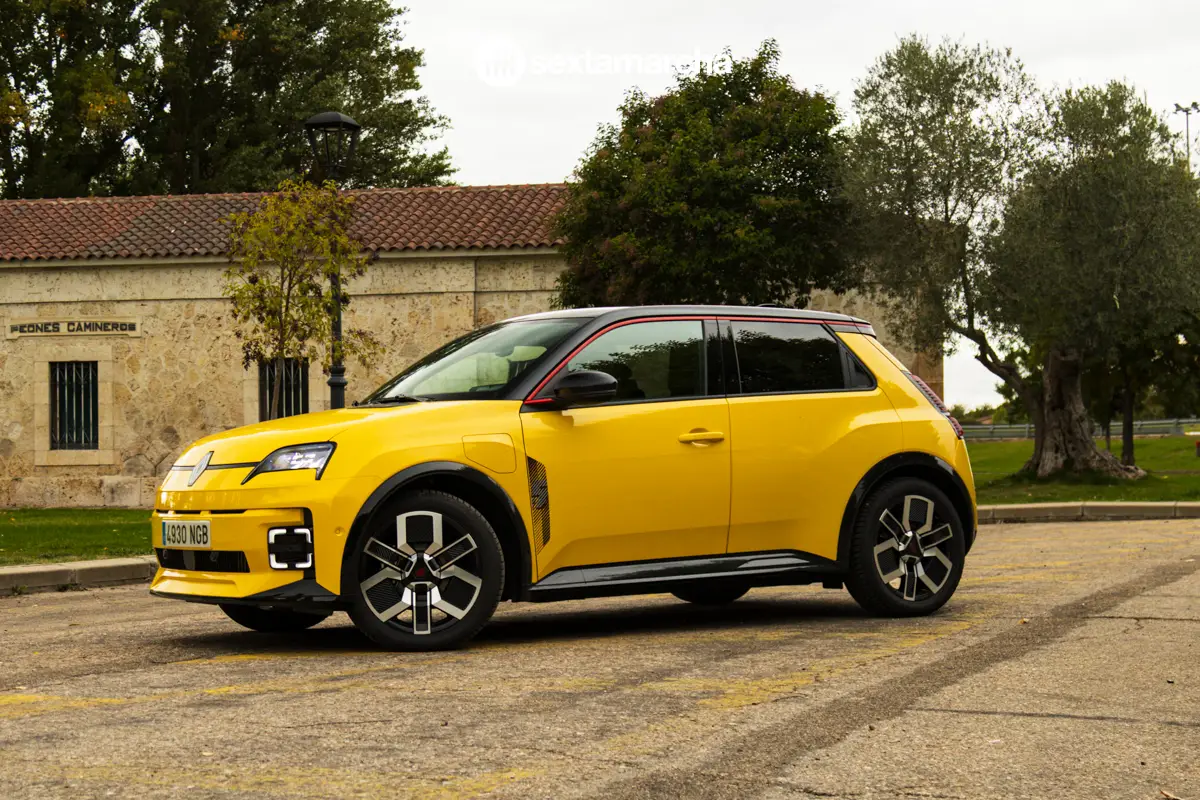 Renault 5 eléctrico vista lateral