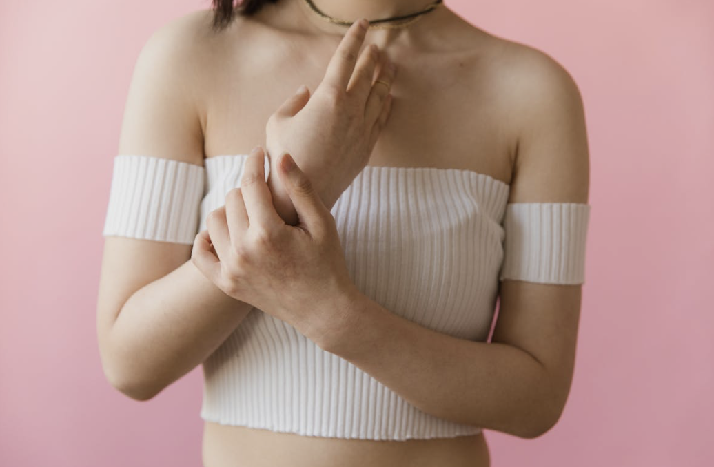 woman with eczema trying to treat her skin with biotin