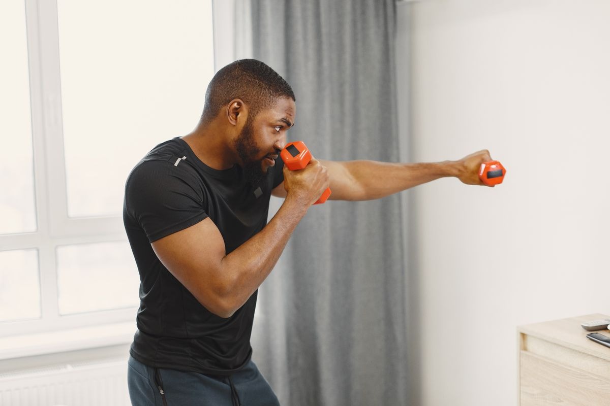 man exercising to complement the natural glp-1 alternatives in his weight loss regiment