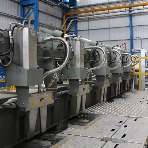 odlewanie płyt z kontrolą czujnika laserowego