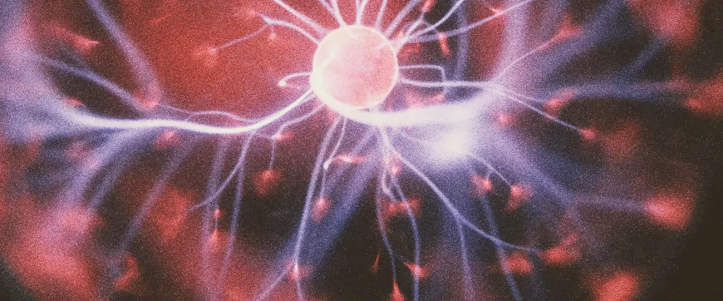 Bola roja que se conecta eléctricamente con otros puntos dentro de una esfera