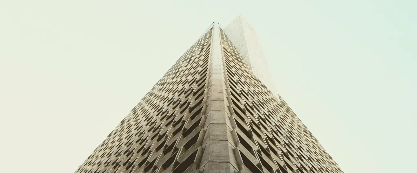 Contrapicado de un rascacielos