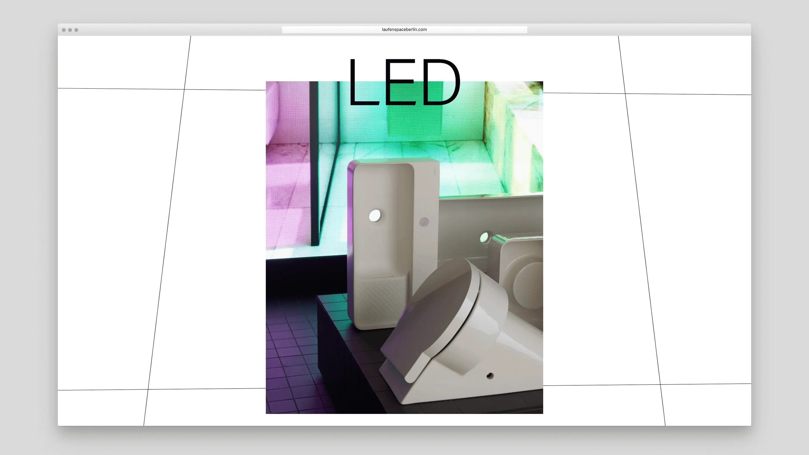 Waschbecken von Laufen vor einer LED-Wand