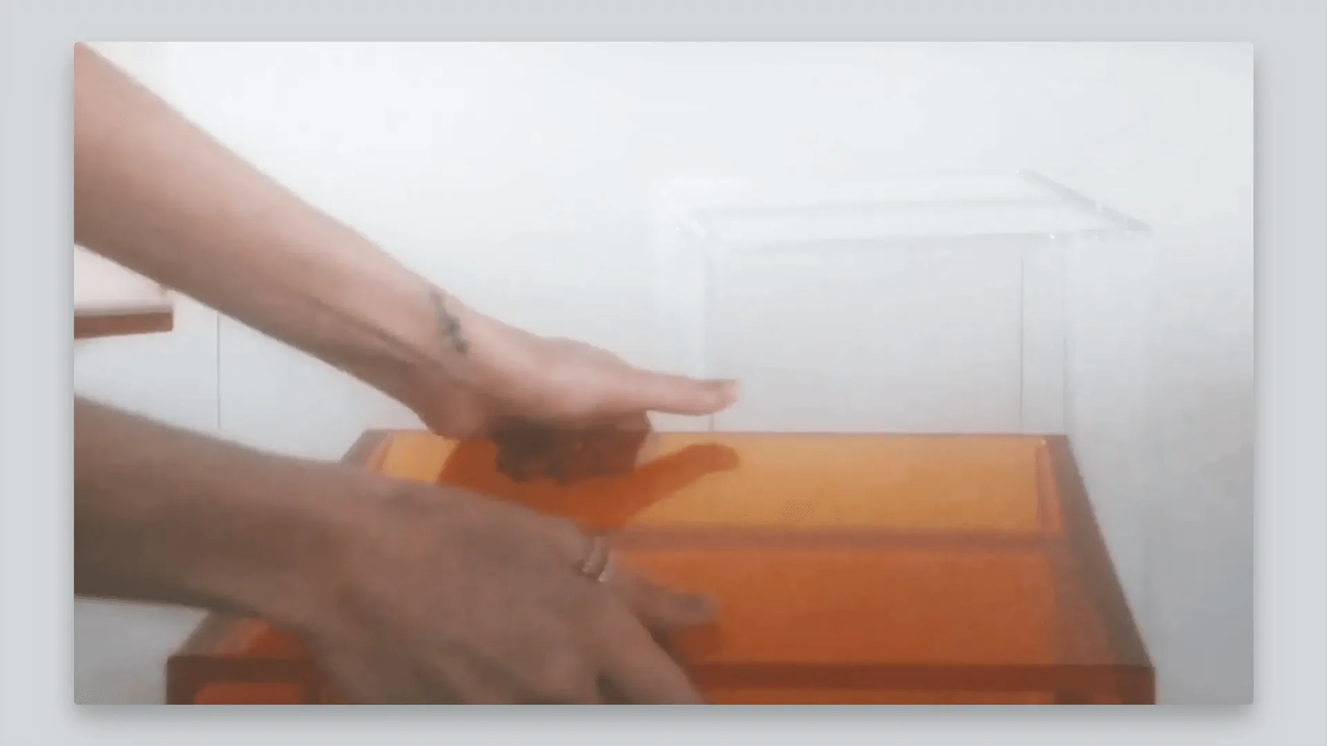 Screenshot of the LAUFEN film