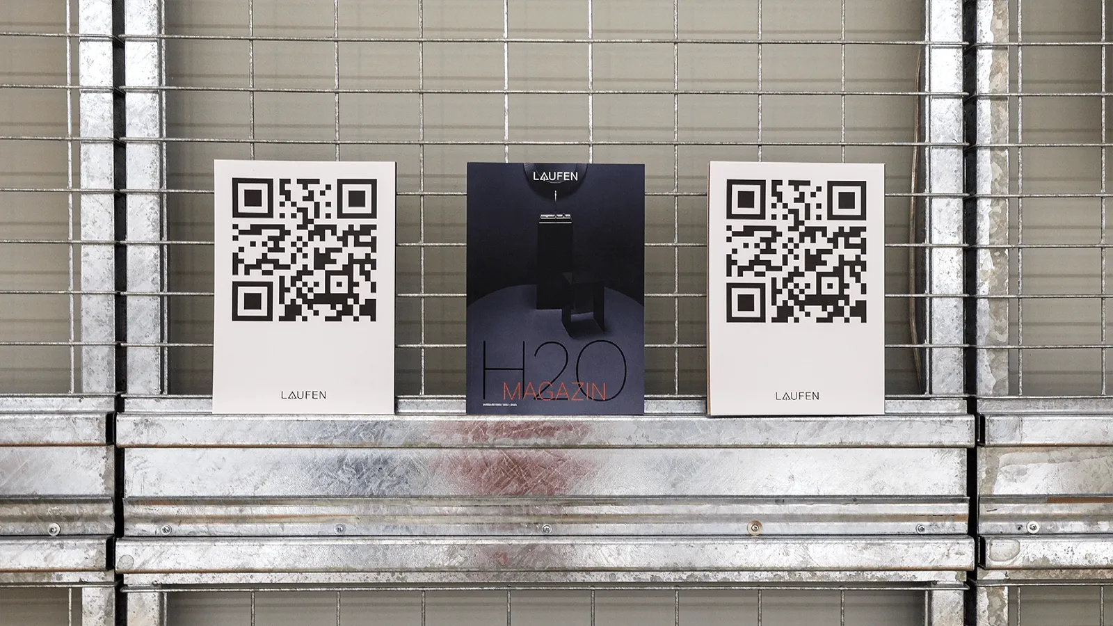 LAUFEN H2O Magazine im Regal im LAUFEN SPACE Berlin.
