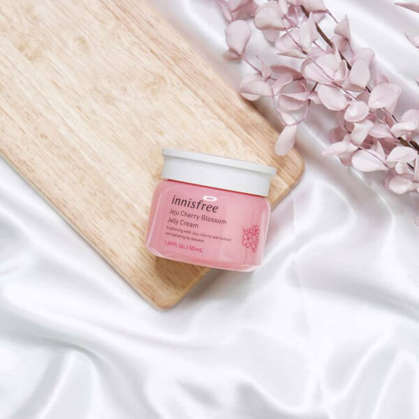 Innisfree Jeju Cherry Blossom Tone Up Cream 