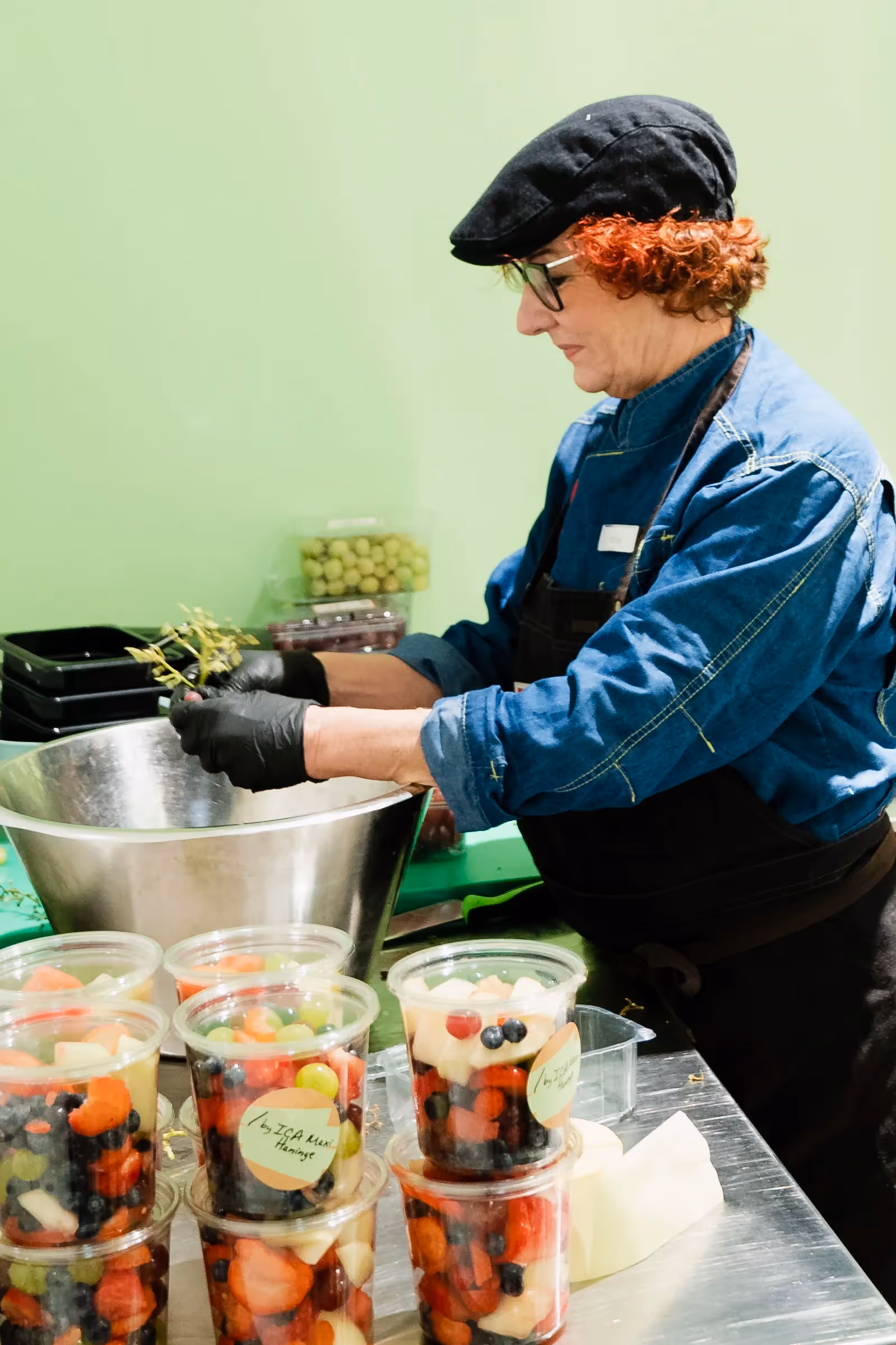 Food inspirator catering healthy fruit snacks for kids in Green Deli service counter in Ica Maxi Haninge