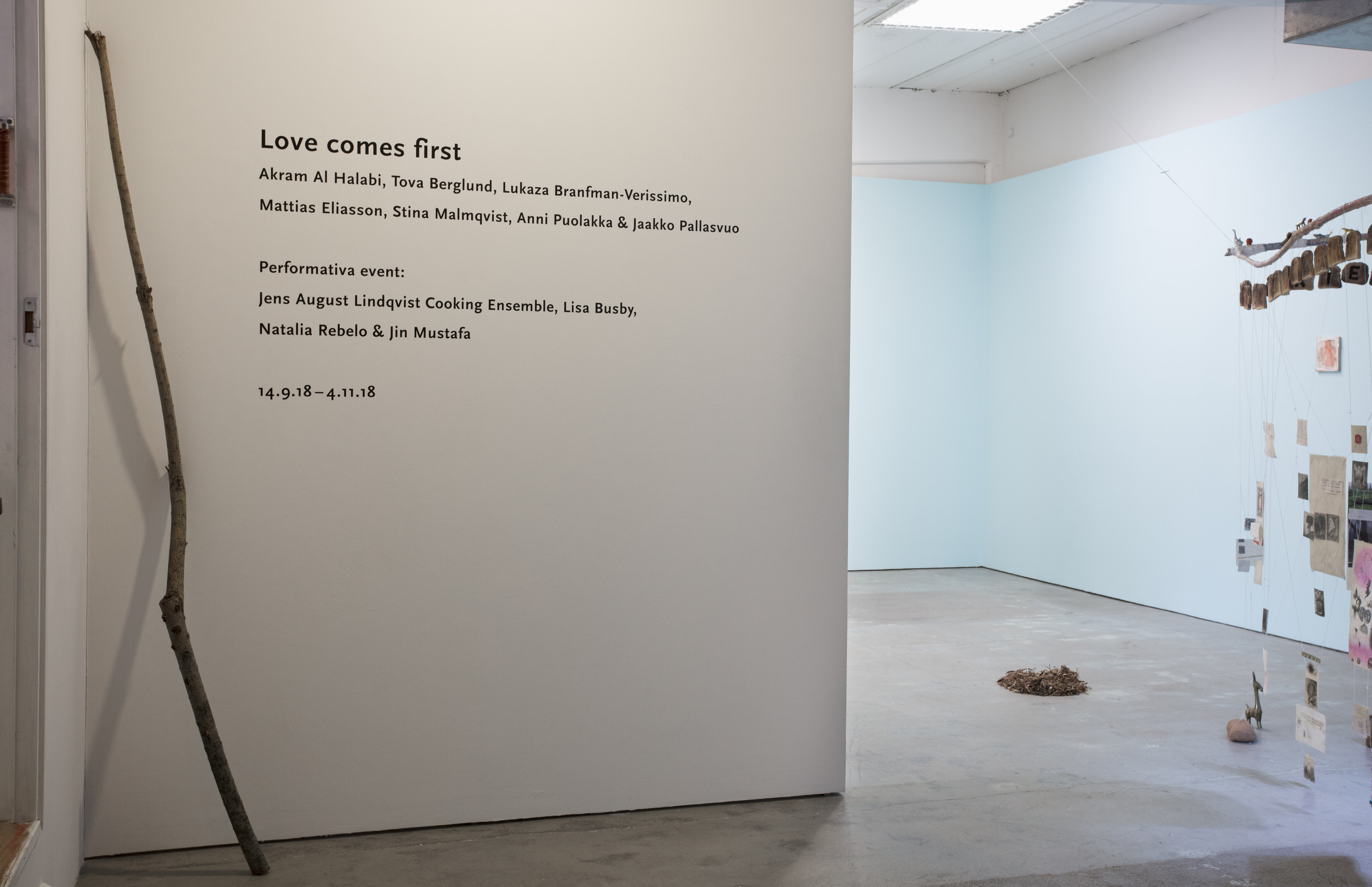 Love comes first, installationsvy.