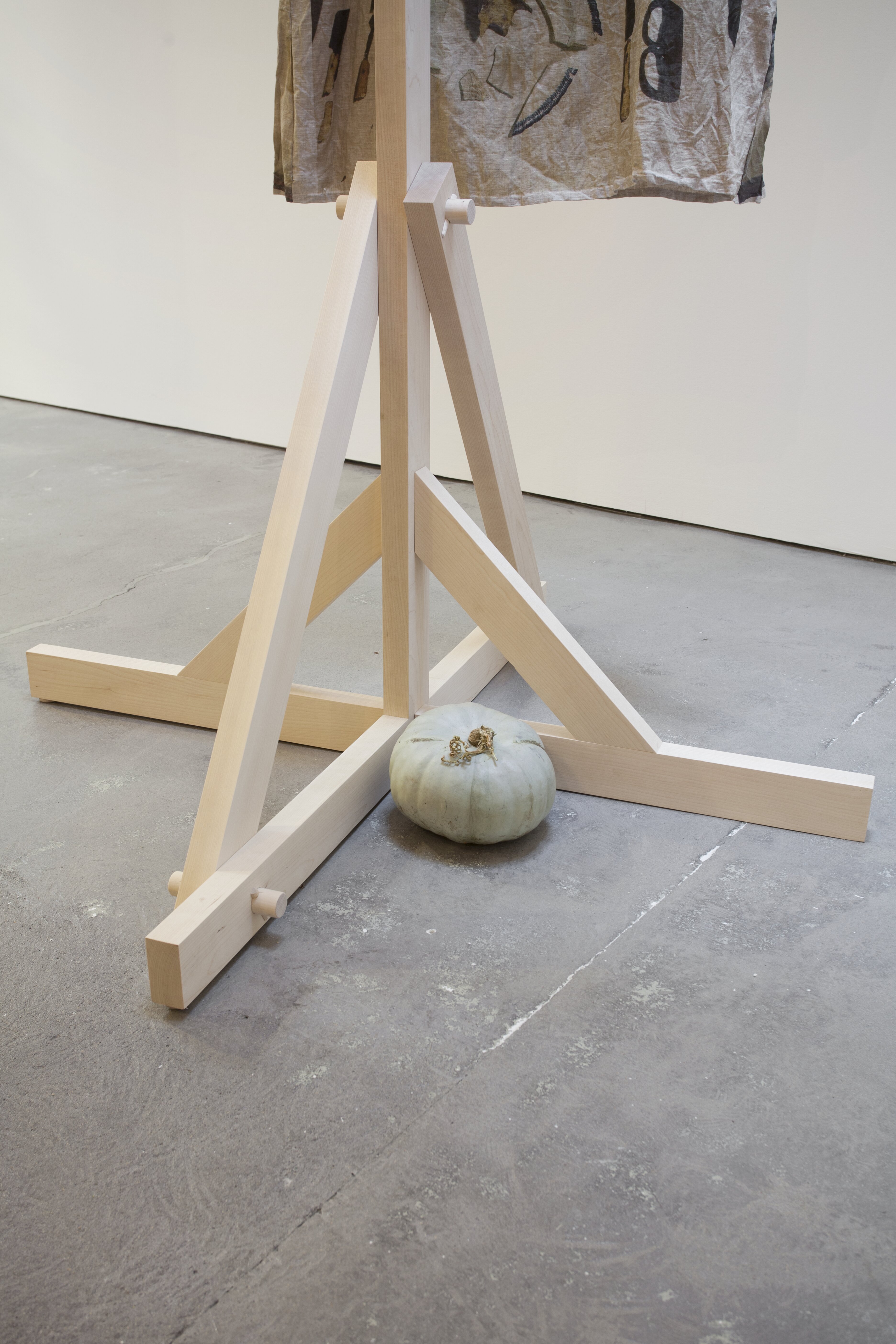 Allison Smith, "Scarecrow" (scare quotes) North, 2015. Detalj.