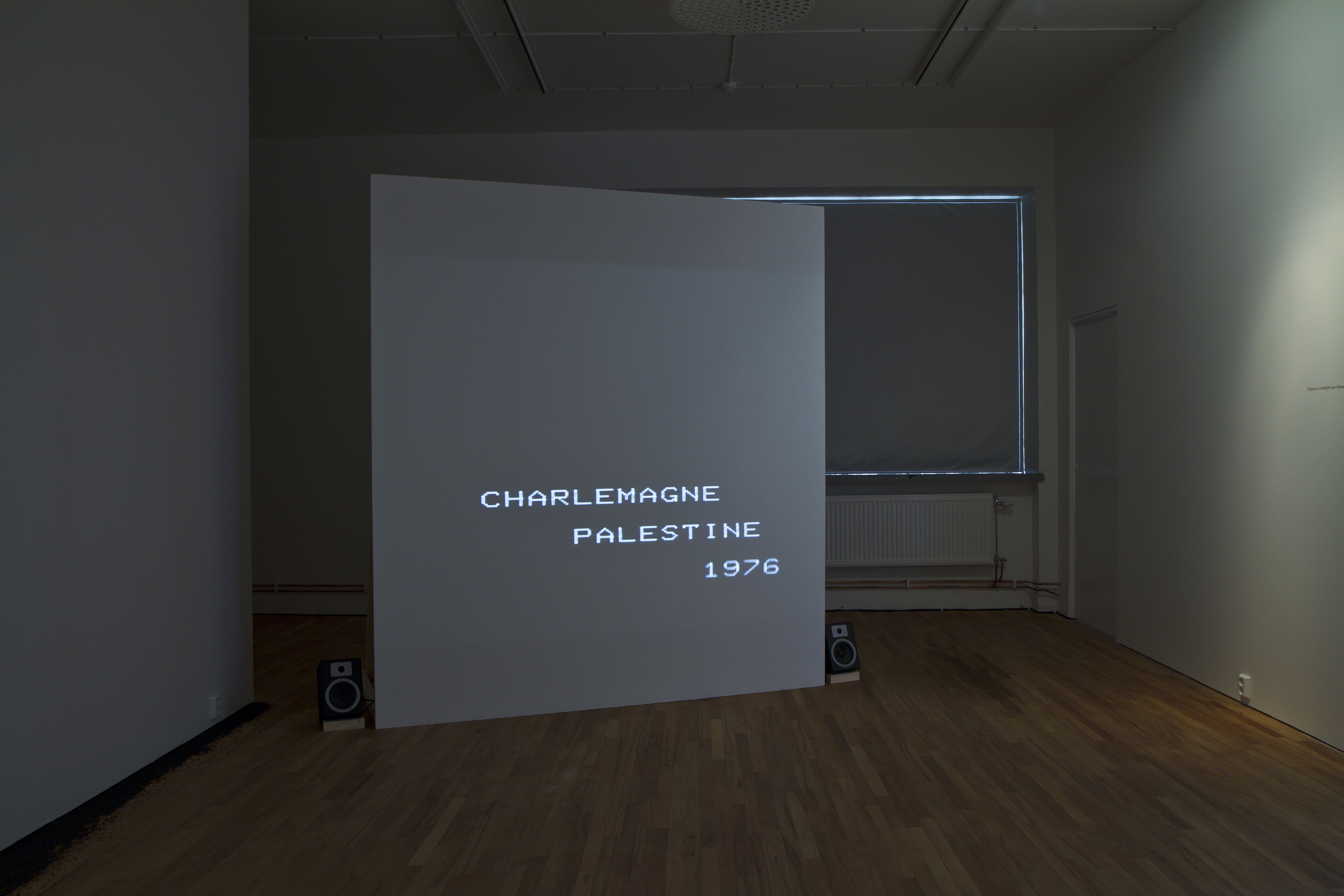Charlemagne Palestine, Island Song, 1976. Courtesy Electronic Arts Intermix (EAI), New York. Installationsvy.