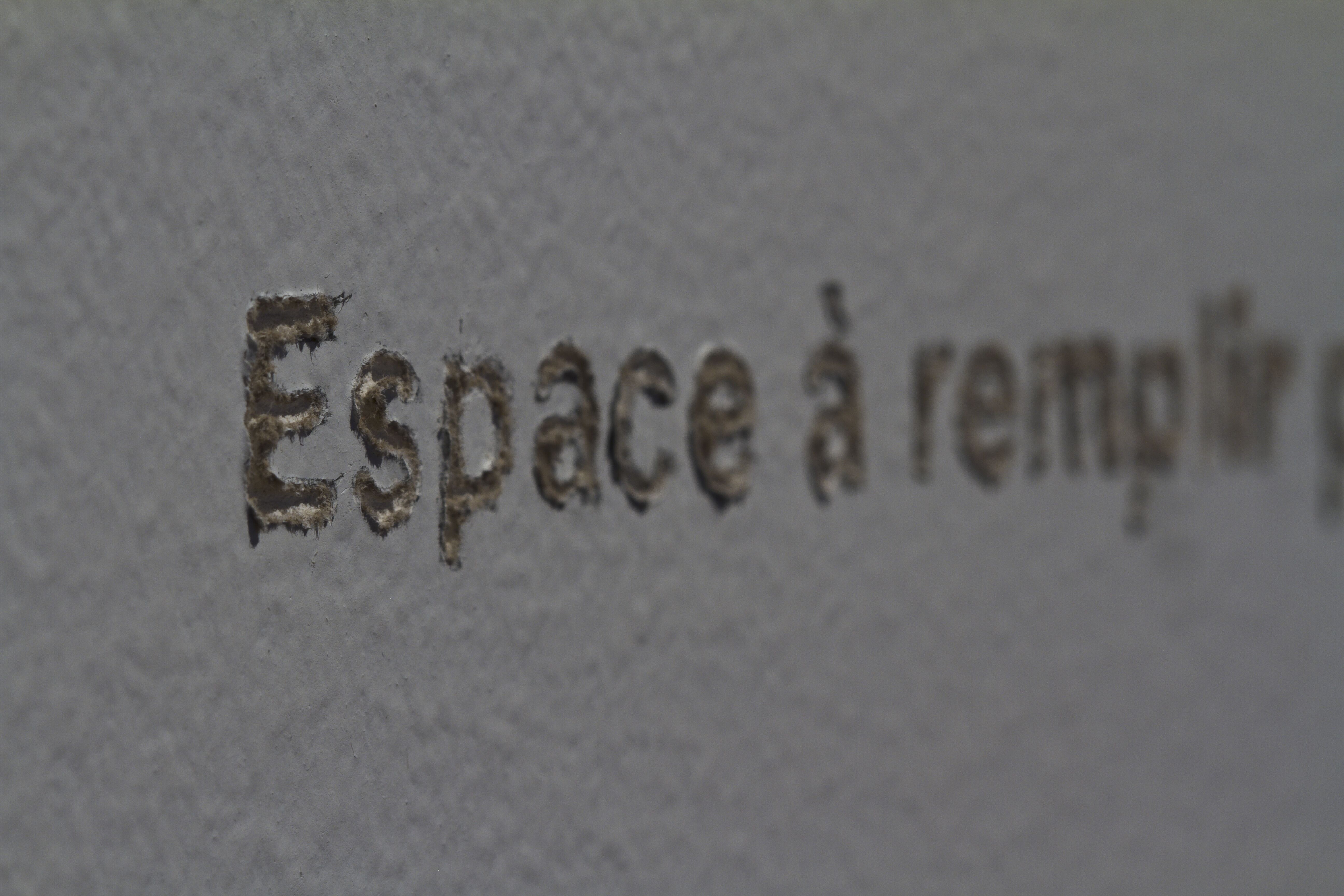 Latifa Echakhchs, Hospitalité, 2006. Courtesy the artist and kamel mennour, Paris. Detalj.