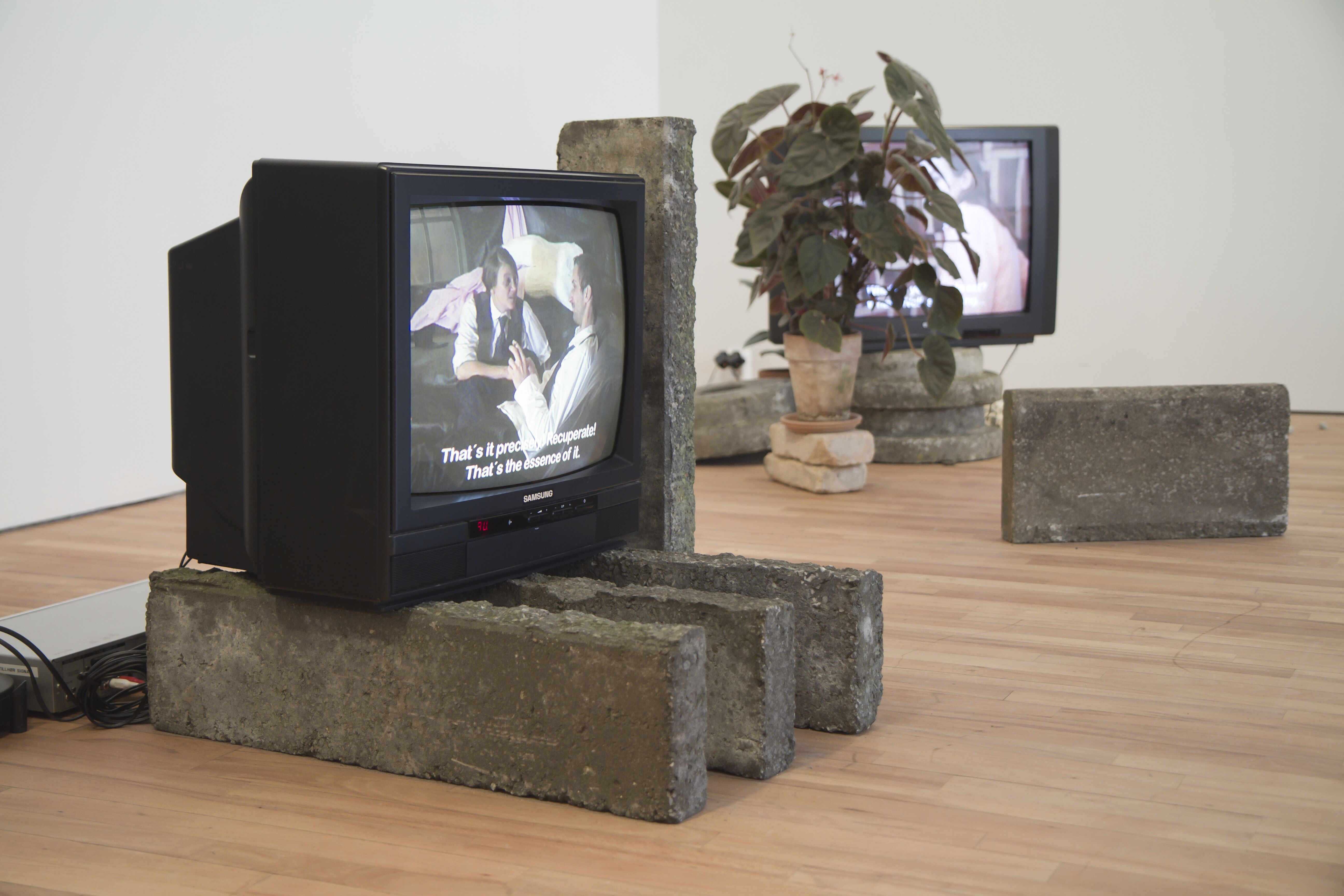 Kerstin Cmelka, Liebelei/Flirtations, 2008. Installationsvy.