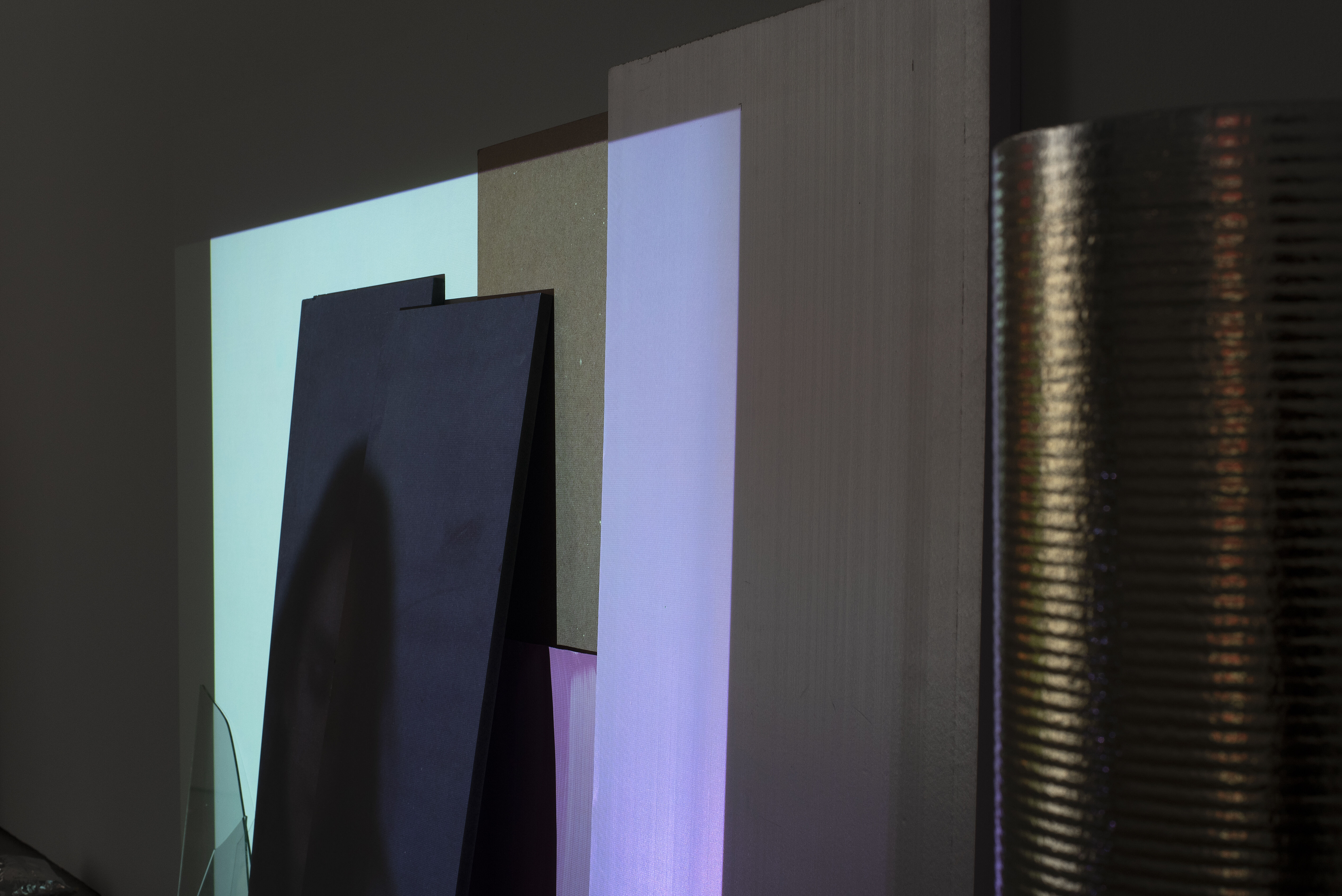 Wineke Gartz, The Communicator, Pink, Yellow & Blue II, 2024 (detalj). 