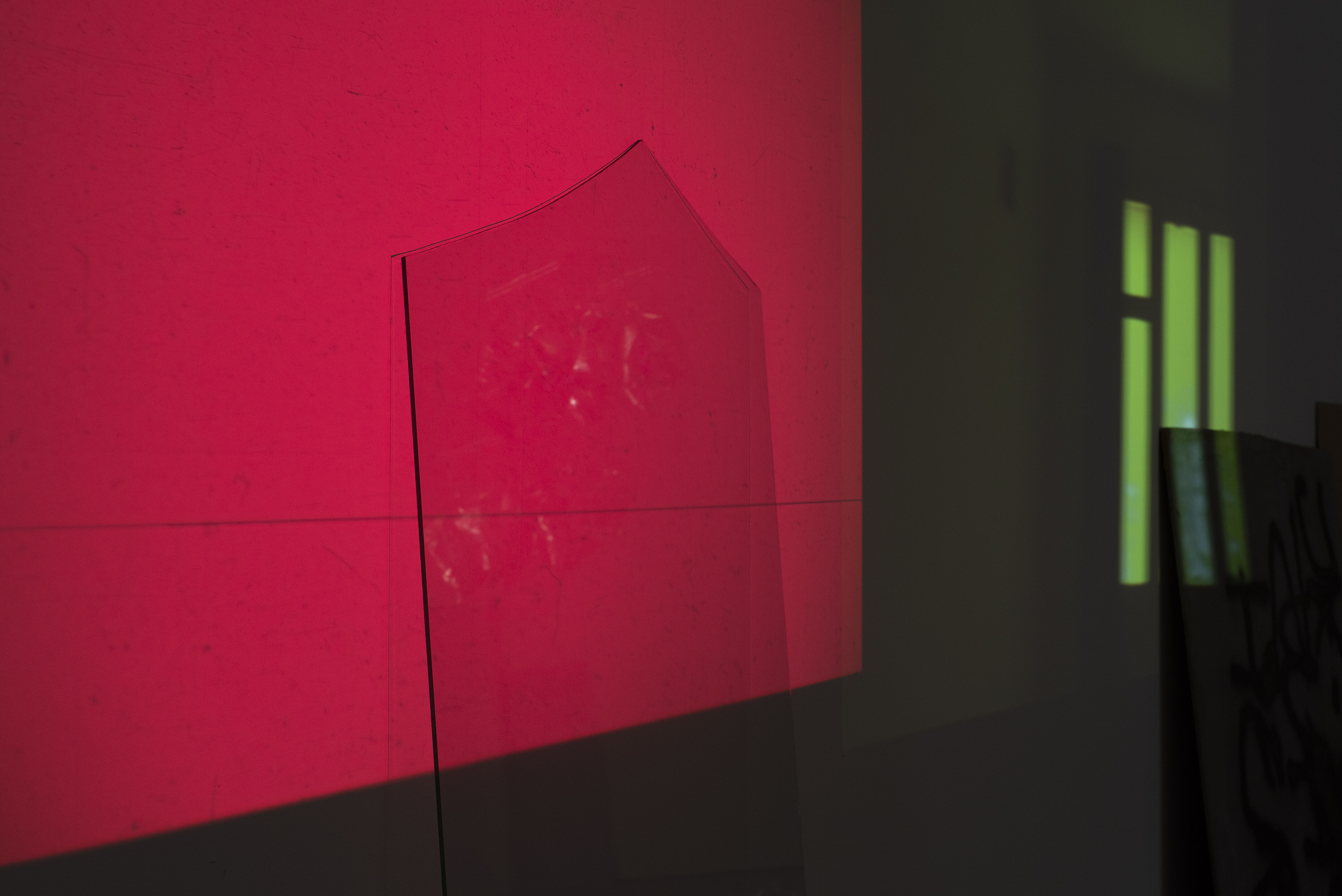 Wineke Gartz, The Communicator, Pink, Yellow & Blue II, 2024 (detalj).