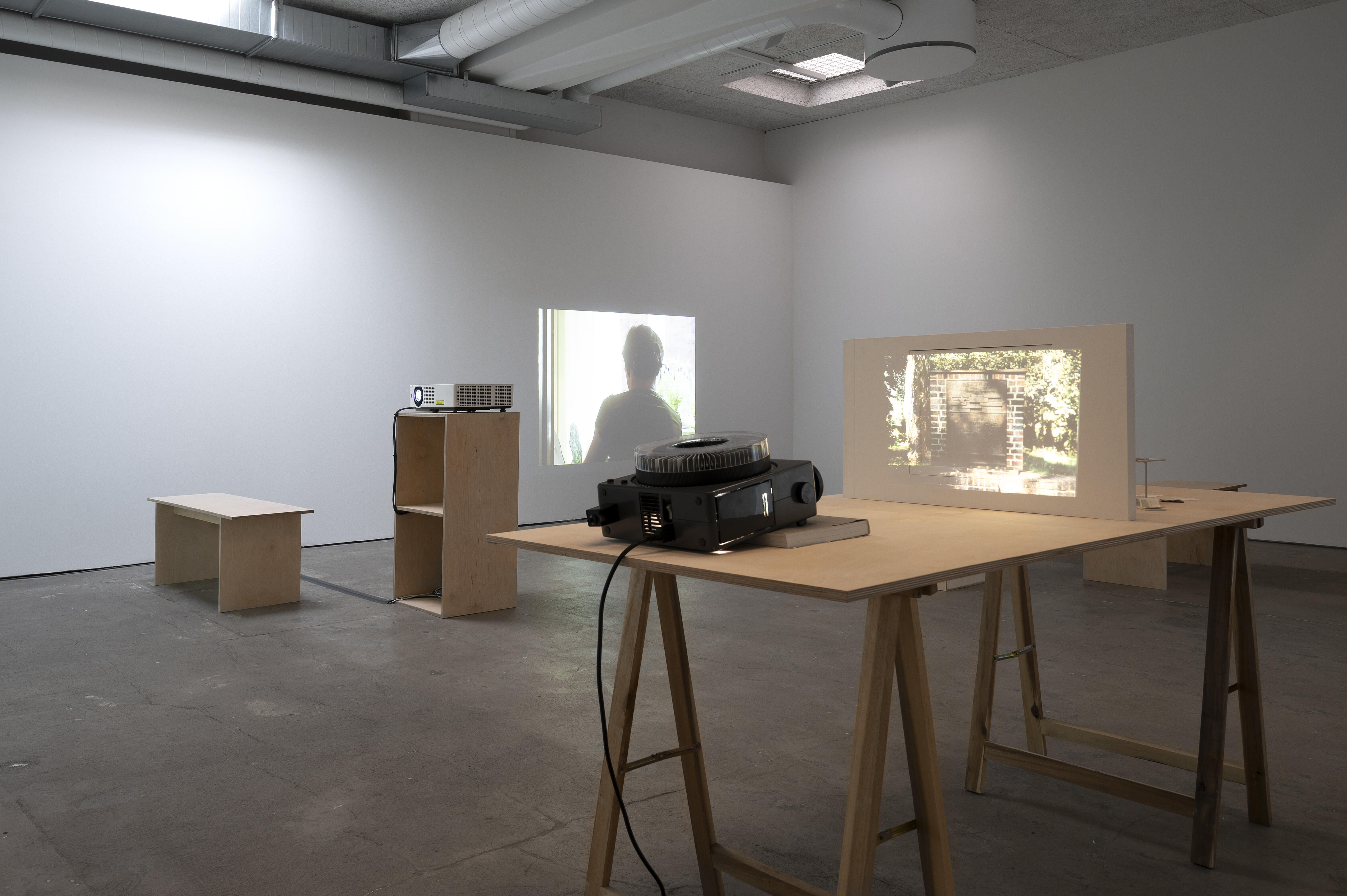 Pia Rönicke, Rosa's Letters, 2006. Installationsvy.