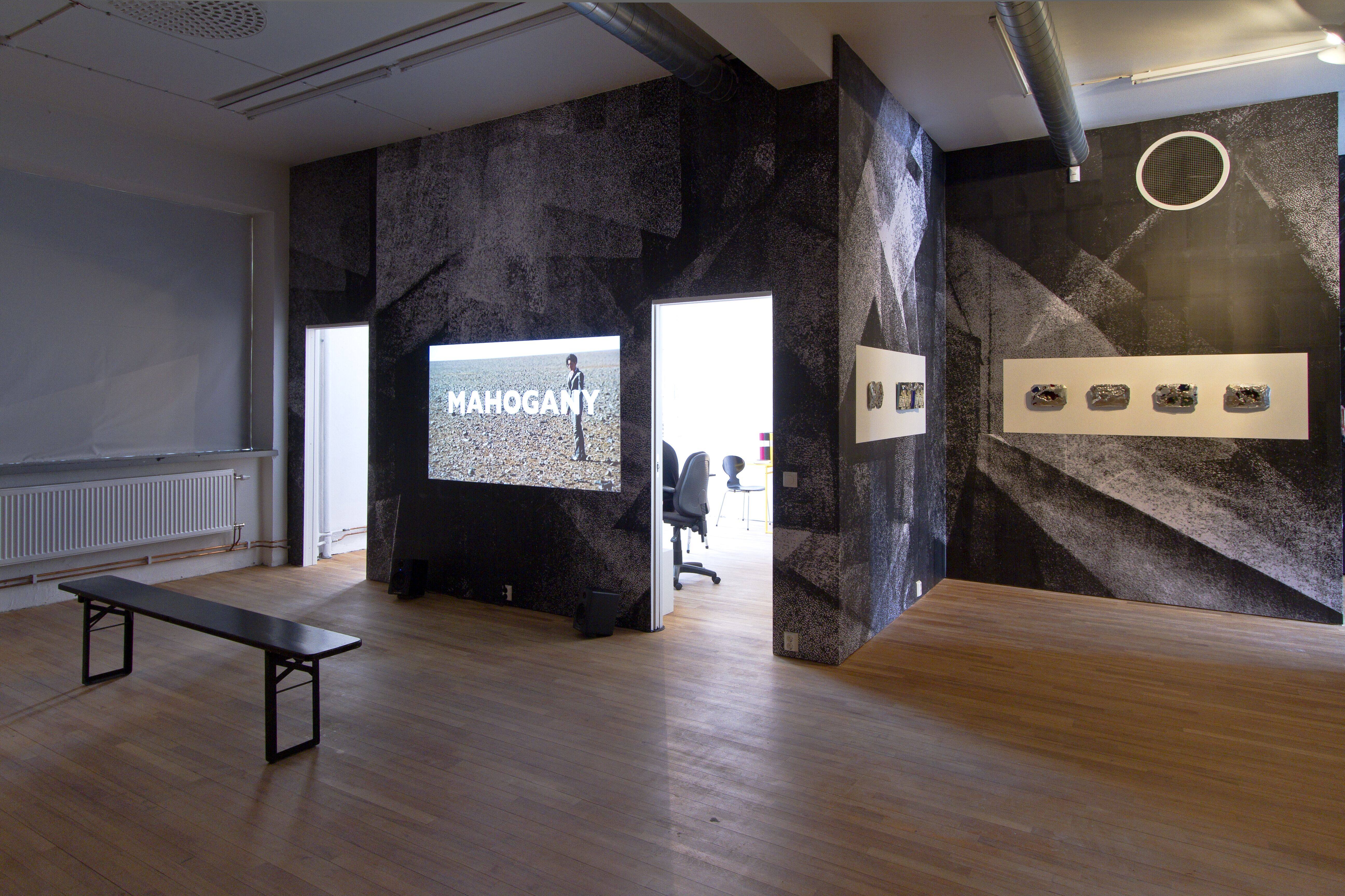 Above the Rim of the Glass. Installationsvy.