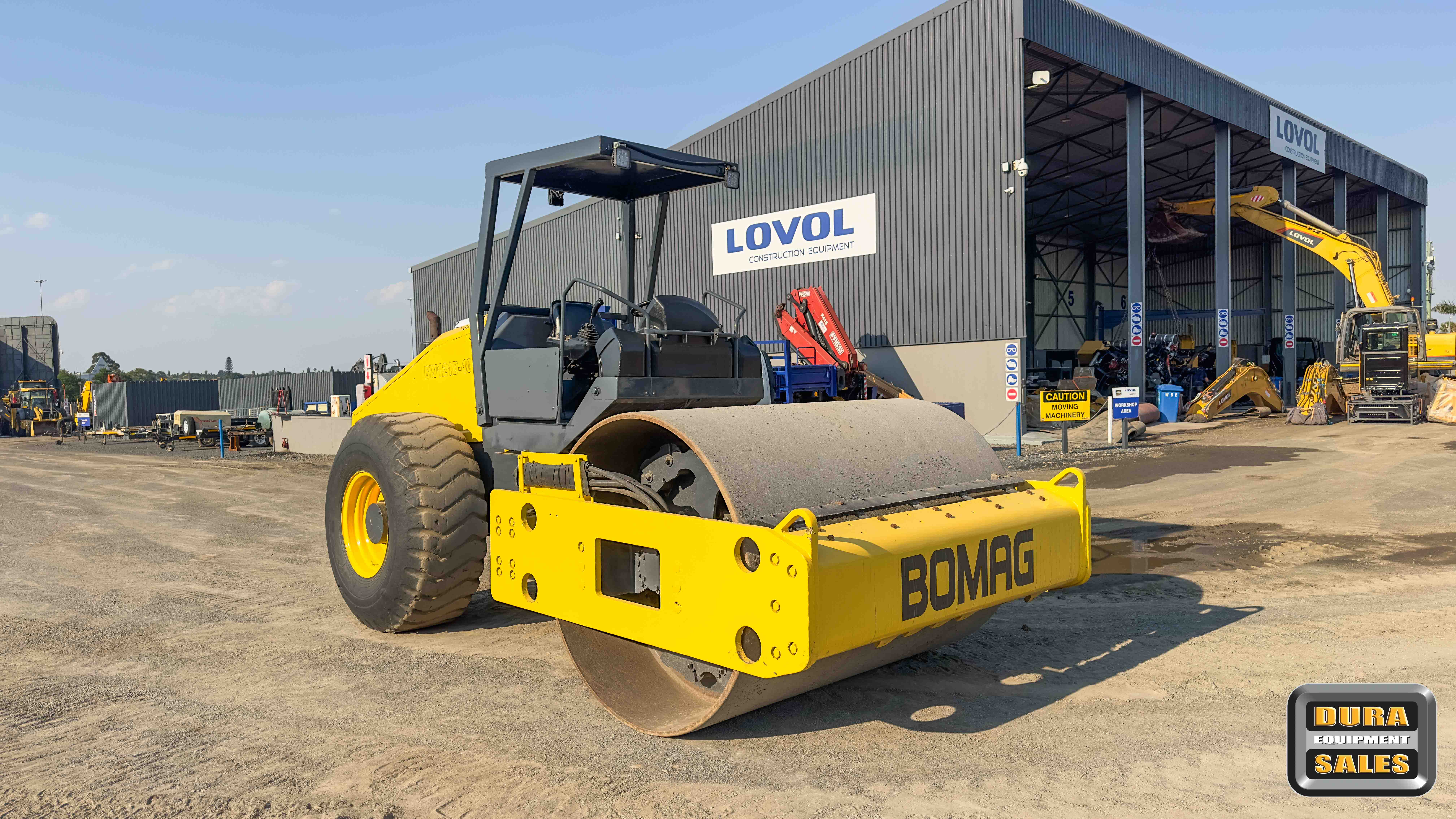 BOMAG BW212D-40 SMOOTH DRUM ROLLER