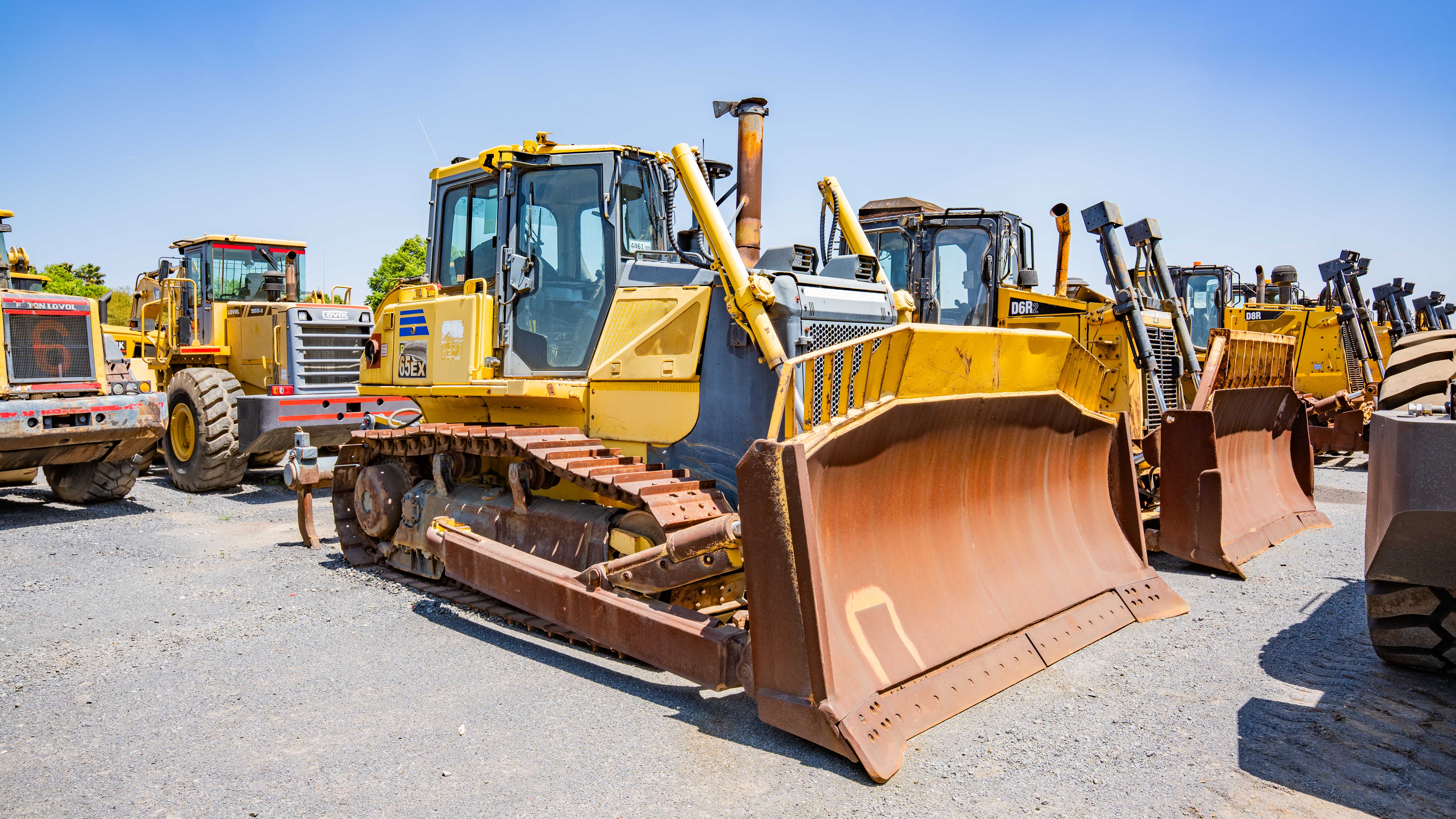 KOMATSU D65 E16 