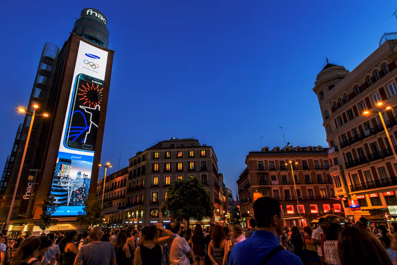 Smart LED Signage - Callao, Madrid 