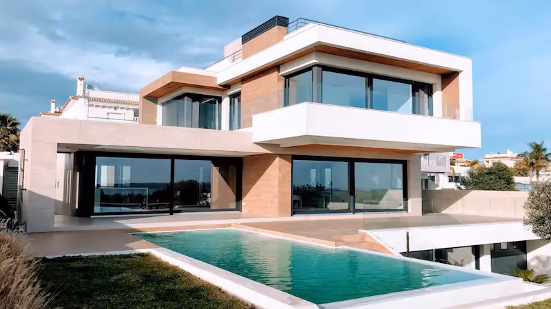 Digital Window Displays for Real Estate Marketing