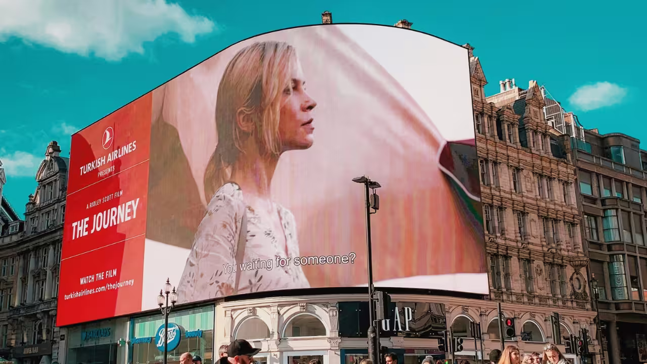 Billboard Advertising: Effectiveness Stats & Creative Examples