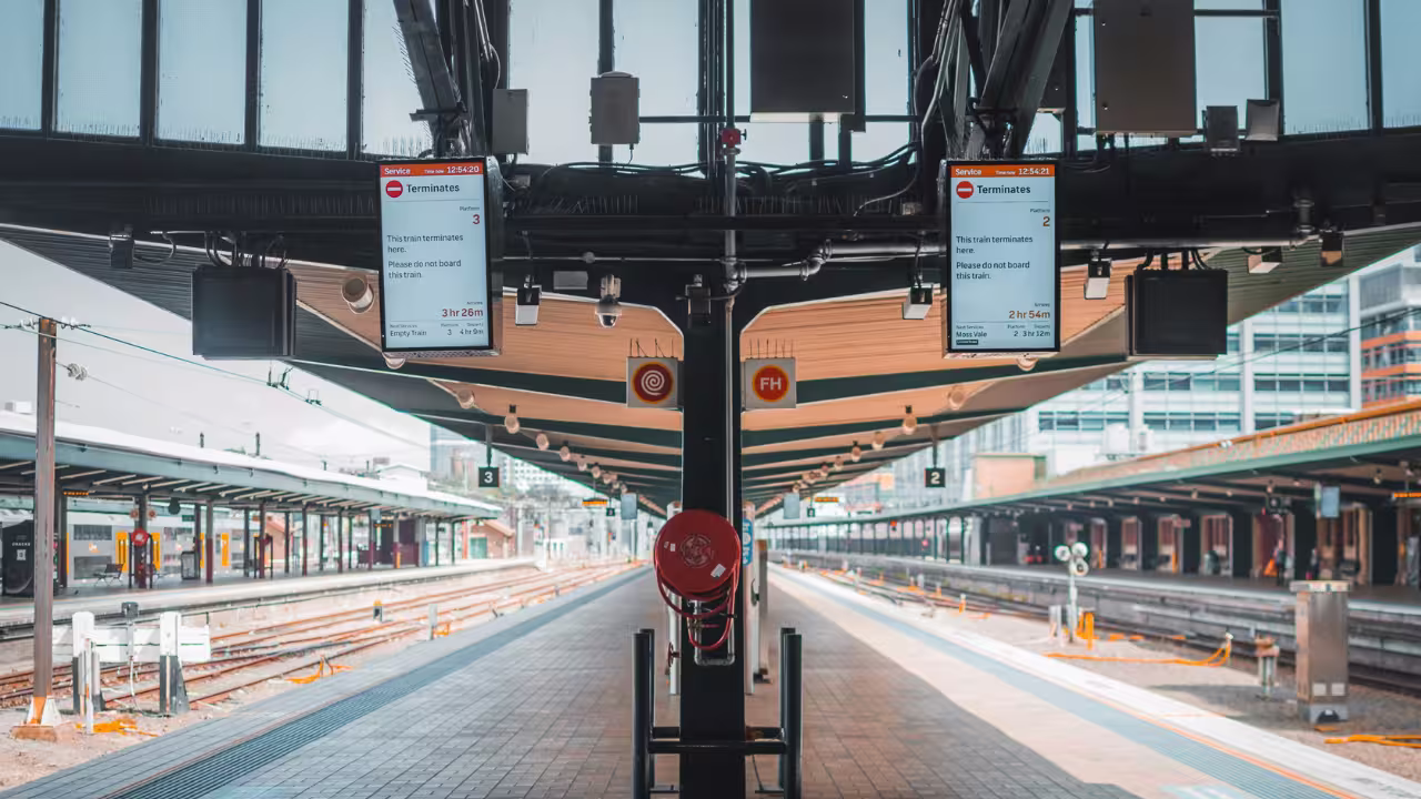 Choose the Right Hardware for Outdoor Transport Displays