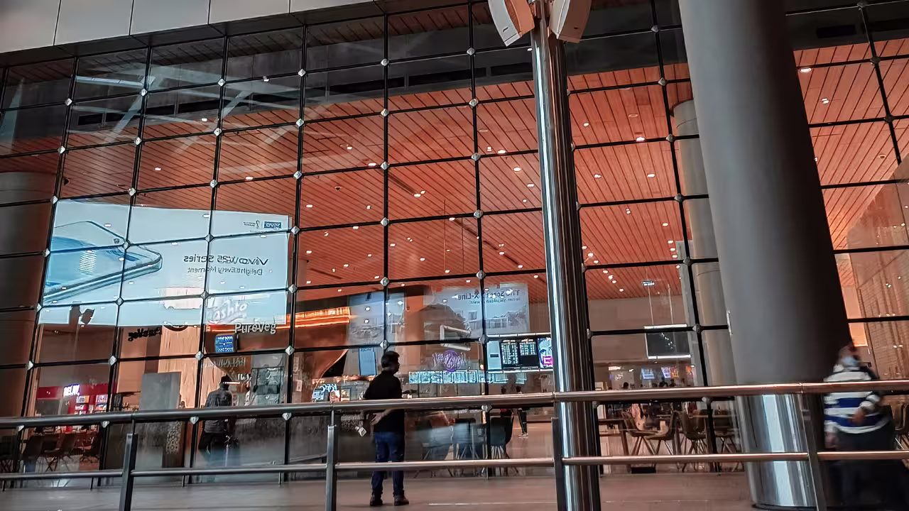 digital screens in the airport