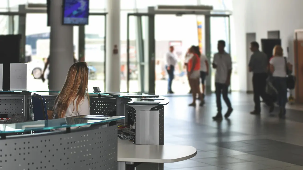 How Corporate Digital Signage Improves Staff Engagement and Internal Communications