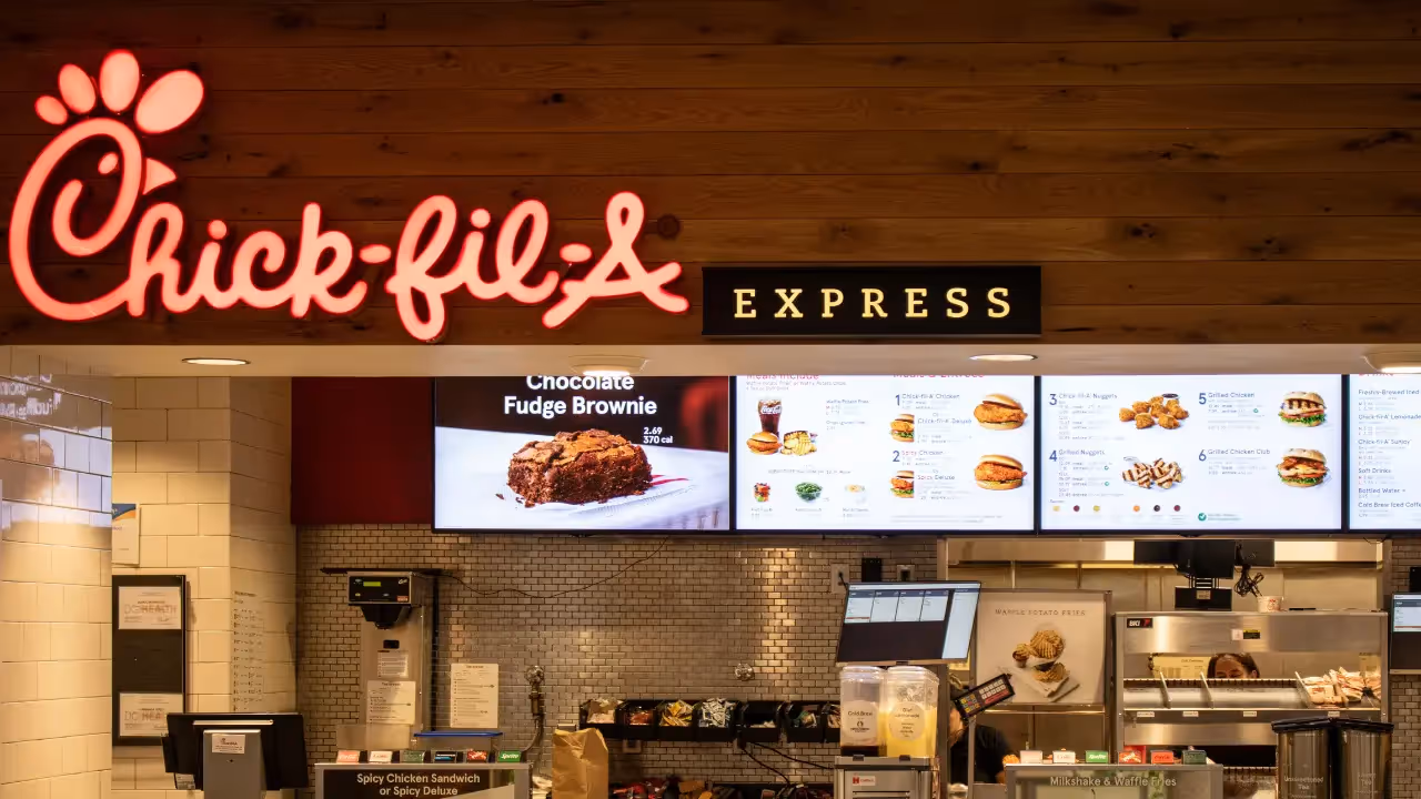 What Are Digital Menu Boards in Fast Food Restaurants?