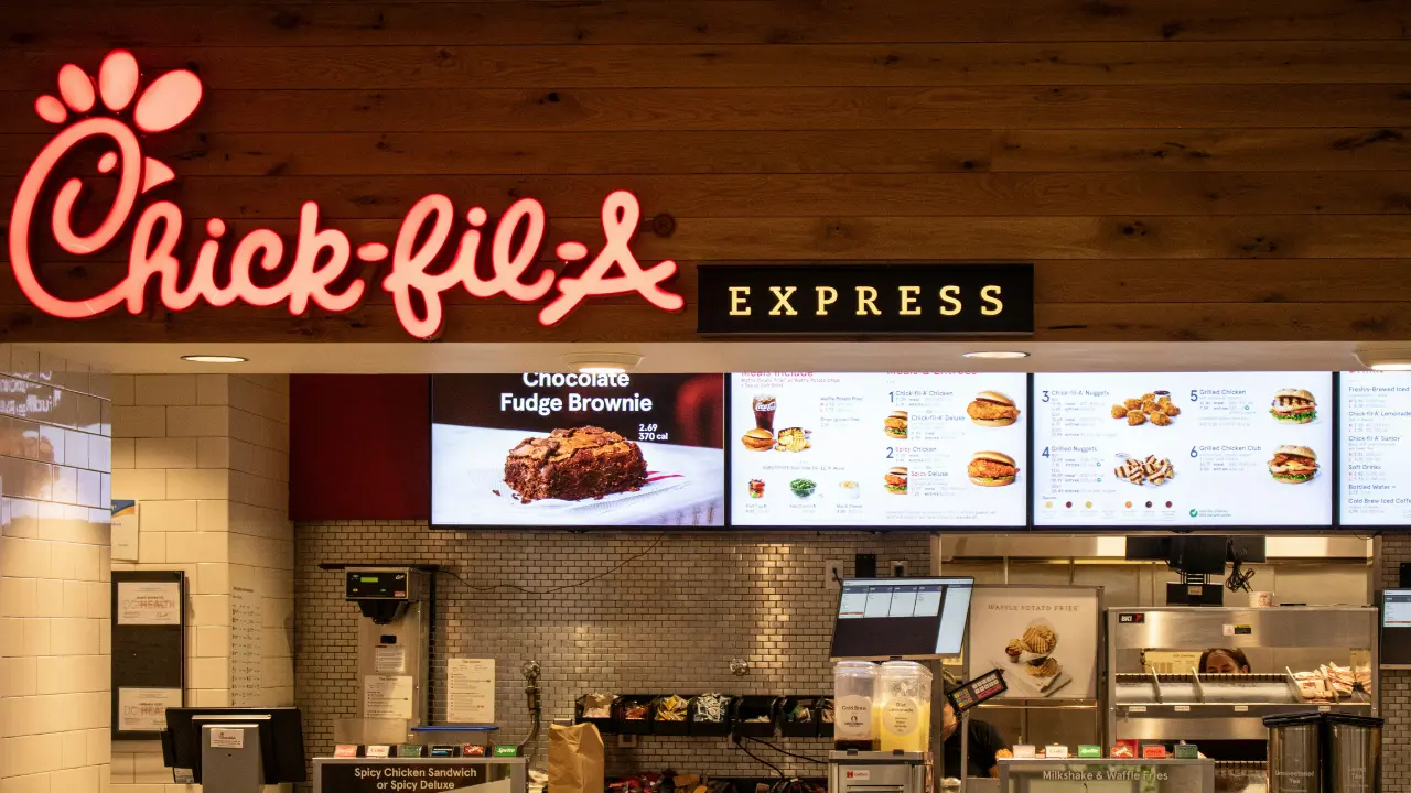 What Are Digital Menu Boards in Fast Food Restaurants?