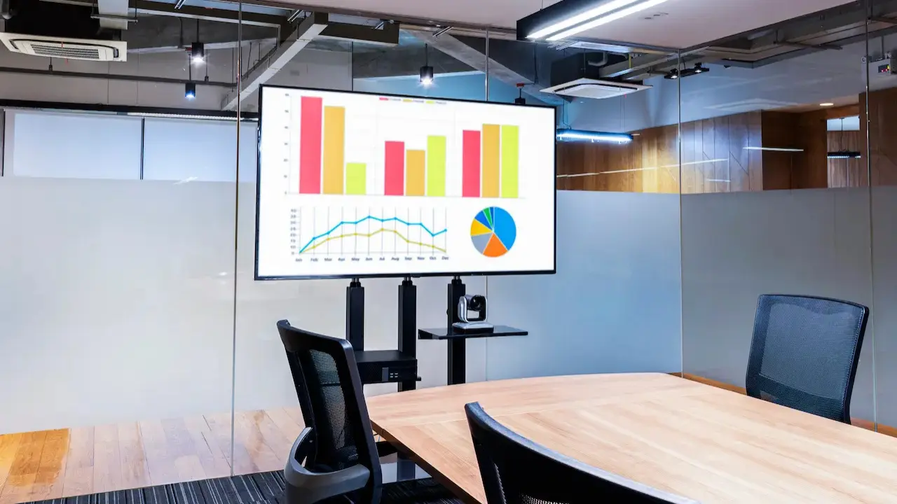 PowerPoint for Digital Signage: The Easiest Way to Display