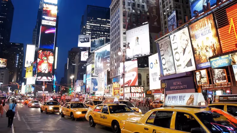 Key Benefits of Digital Signage to Help You Decide