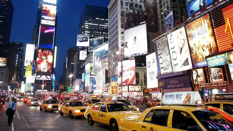 Key Benefits of Digital Signage to Help You Decide